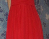 Raudona balinė suknelė