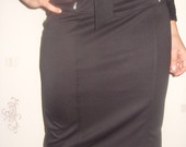 Juodas elegantiškas sijonas