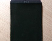 Juodas iPod dėkliukas