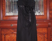 Klasikinė juoda vakarinė suknelė 
