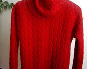 Raudonos spalvos megztinis