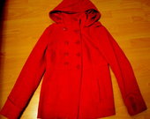 Raudonas paltukas Bershka