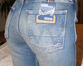  Wrangler firminiai aptempti moteriški džinsai
