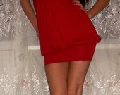 Raudona suknele