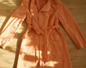 Persiko spalvos velvetinis paltukas