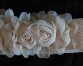 Tamprus diržas su rožėm baltas