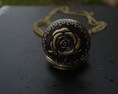Bronzinis pakabukas laikrodis rožė