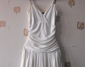 Balta šventinė suknelė