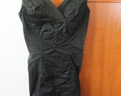 Klasikinė juoda suknelė
