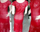 Raudona nerta suknelė