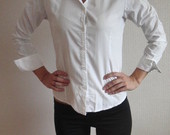 Stilingi balti marškinukai