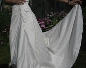 Baltanuostabi vestuvine suknele Tik 150LT