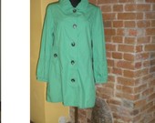 Žalios spalvos paltukas 