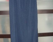 Ilgas mėlynas sijonas su skeltuku. S-M dydis. 