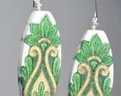 Pailgi auskarai "Smaragdinis ornamentas"
