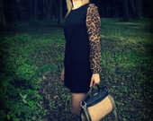 Suknelė su leopardinėm rankovėm