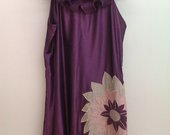 Violetinė puošni mini suknelė su aplikacija