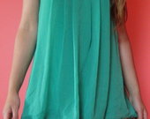 Lengvutė žalia suknelė