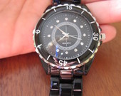 gražus juodas laikrodis