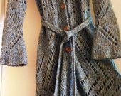 elegantiškas ilgas moteriškas megztinis