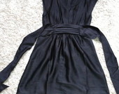 Maža juoda suknelė
