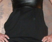 juoda suknelė