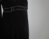 Progine juoda suknelė