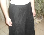 Juodas, ilgas sijonas