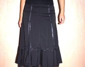 puosnus juodas sijonas
