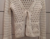 Nertas megztinis platėjančiomis rankovėmis
