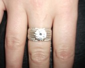 Labai gražus sidabrinis žiedukas