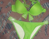 žalias nuostabus maudymosi kostiumėlis