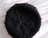 juoda beretė