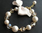 Apyranke su perlais