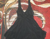 maža juoda suknelė