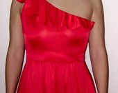 Labai graži raudona suknelė