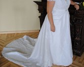 Pieno putos baltumo vestuvinė suknelė