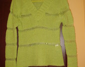 Žalsvas megztinis