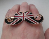 Žiedas ūsai su UK vėliava