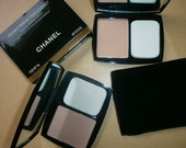 Chanel Double perfection compact.