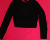 Monton trumpa juodas megztinukas
