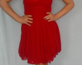 Tobula raudona suknelė