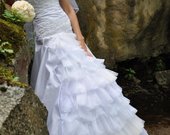 Vestuvinė suknelė su karoliukais