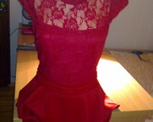 Gipiurine raudona suknele