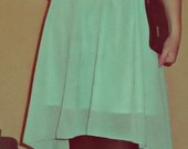 Asimetriška mint spalvos suknelė