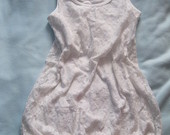 balta neriniuota suknele