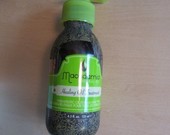 Macadamia oil. +kauke