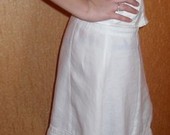 Lyninis baltas sijonas
