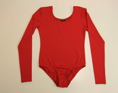 Raudonas triko ( sportinis kostiumėlis)