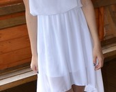 Balta  graži suknutė
